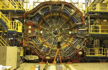 Eddig nem látott kvantumösszefonódást fedeztek fel az RHC részecskegyorsítóban
