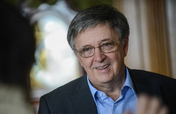 Abel Prize awarded to László Lovász