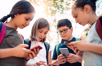 Koren Balázs: az egyre modernebb telefonok tovább rontják a diákok közötti esélyegyenlőséget (InfoRádió)