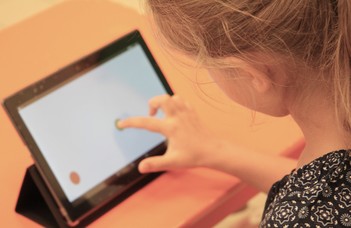 Pre-schoolers using tablet or mobile can't see the forest for the trees